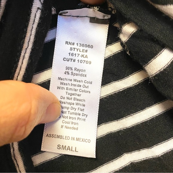 Black w/white pinstripe long sleeve V-neck, basic top, sz SM - Picture 5 of 5